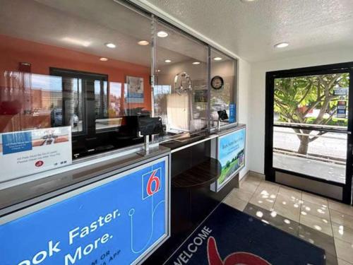 Studio 6 Suites Riverside CA South - photo 18