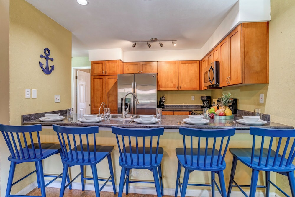 Kihei Resort 202 KRS 202 Family Getaway 2BD w AC Pool Beach - photo 13