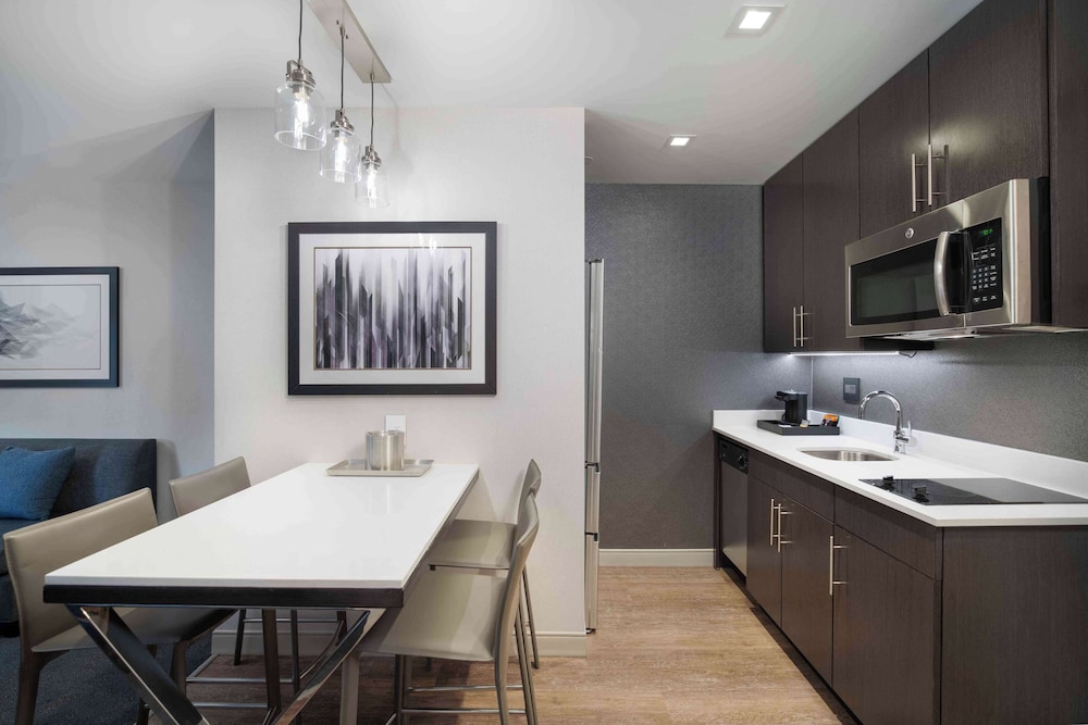 Homewood Suites by Hilton Boston Logan Airport Chelsea - photo 10