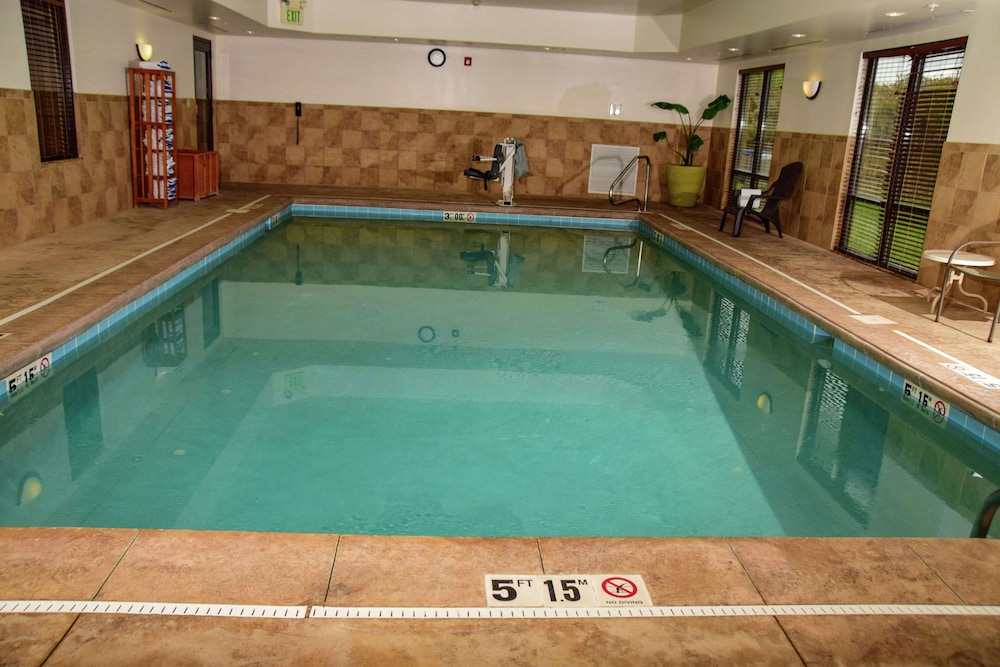 Hampton Inn Indiana - photo 19