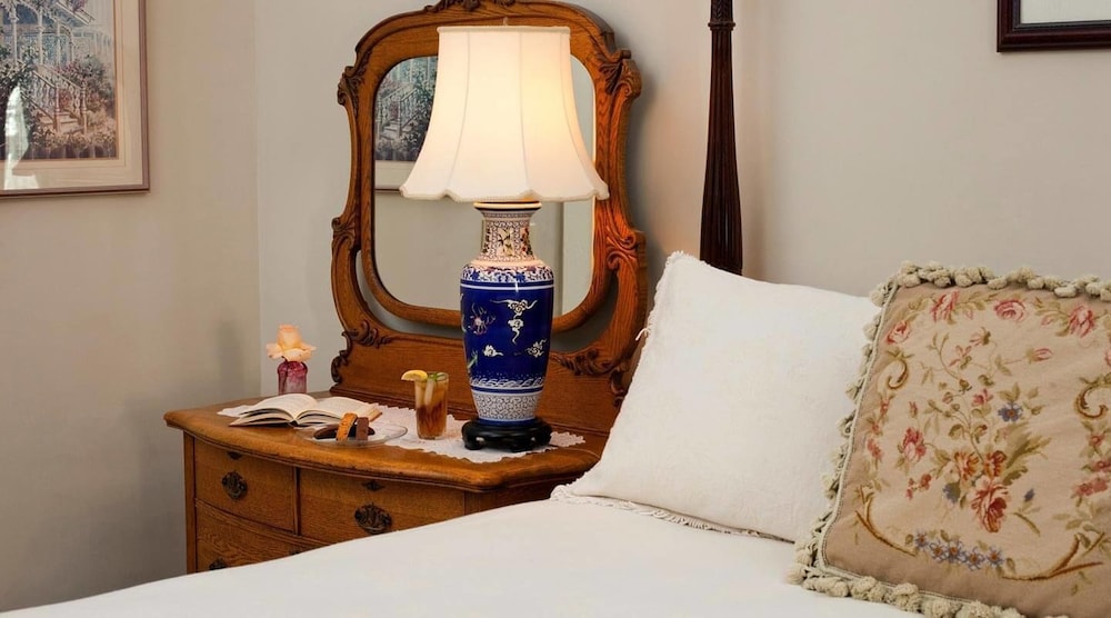 Devereaux Shields House - photo 5