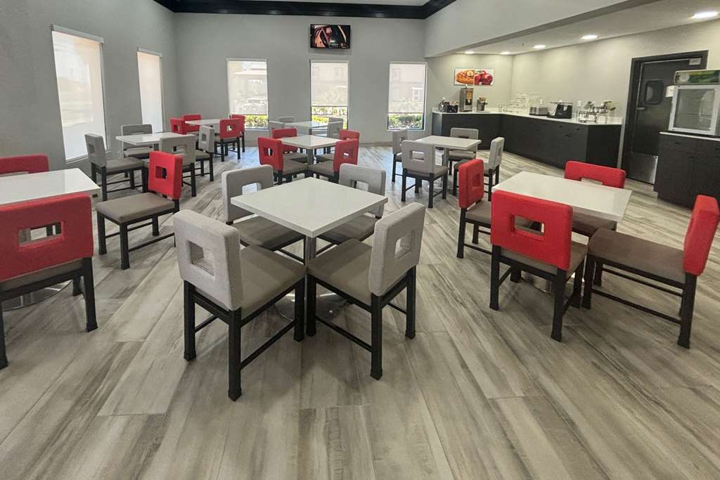 Quality Inn & Suites at Airport Blvd I 65 - photo 11