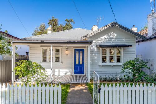 Johnno's Cottage Prime Location Sleeps 4 — 4-Star Luxury Hotel in Orange, Australia