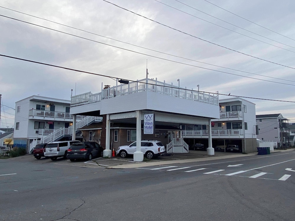 Hampton Harbor Motel - photo 30