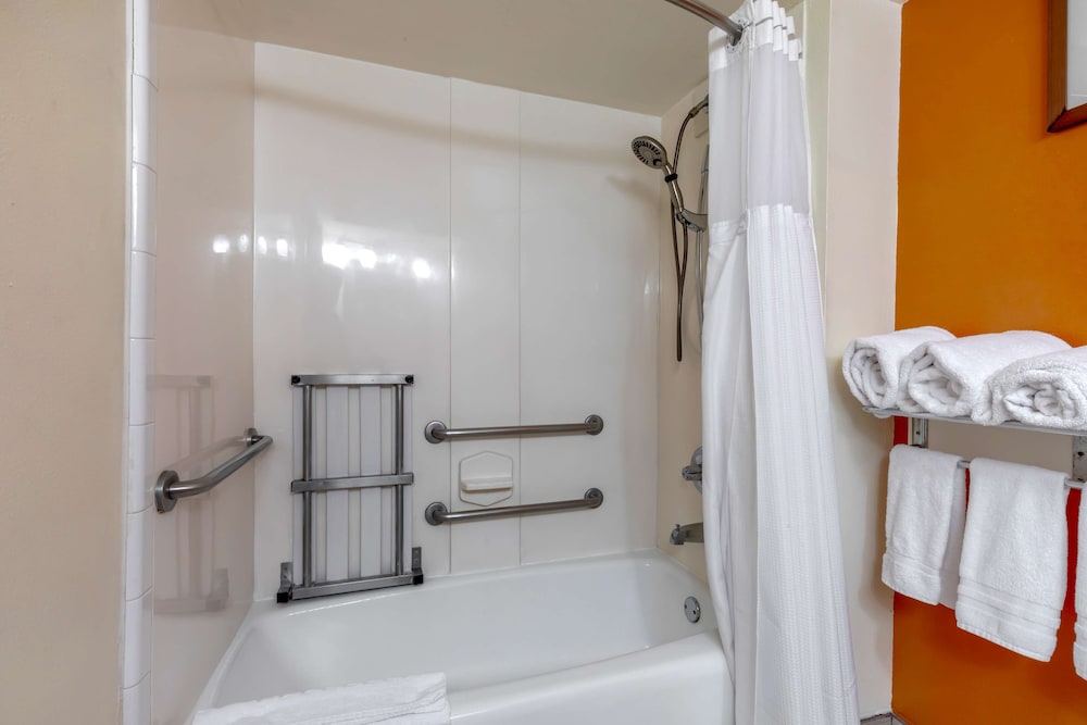 Best Western Plus Rockwall Inn & Suites - photo 26