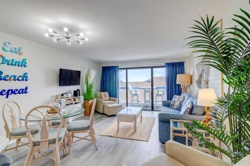 Escape To This Oceanview King Condo — 4-Star Luxury Hotel in Myrtle Beach, United States
