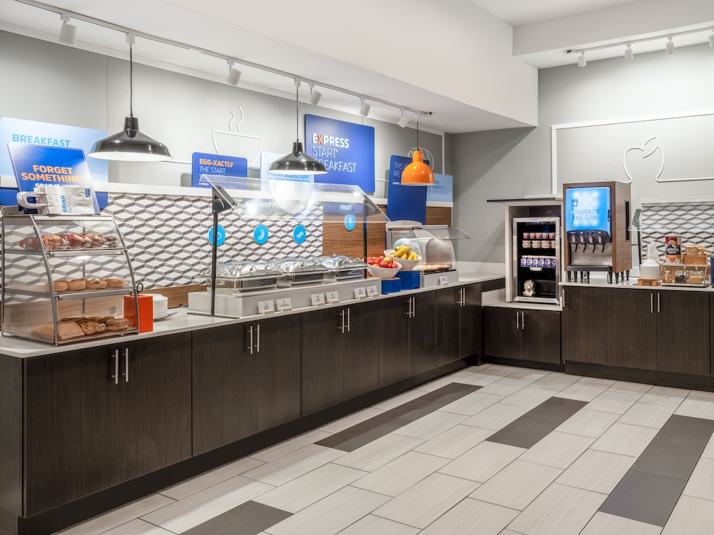 Holiday Inn Express Hotel & Suites Beaumont Nw By Ihg - photo 29