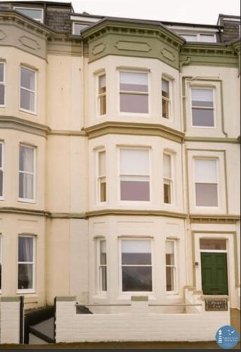 Sea View Serenity Breath taking sea view sleeps 4