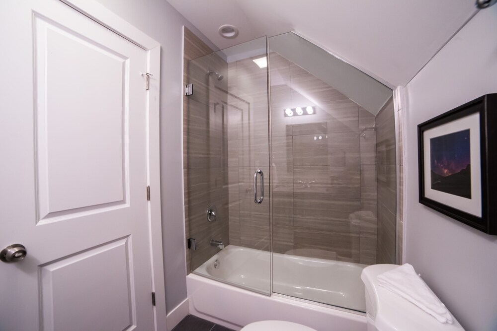 Stunning 3BR in Lake View by Sonder - photo 26