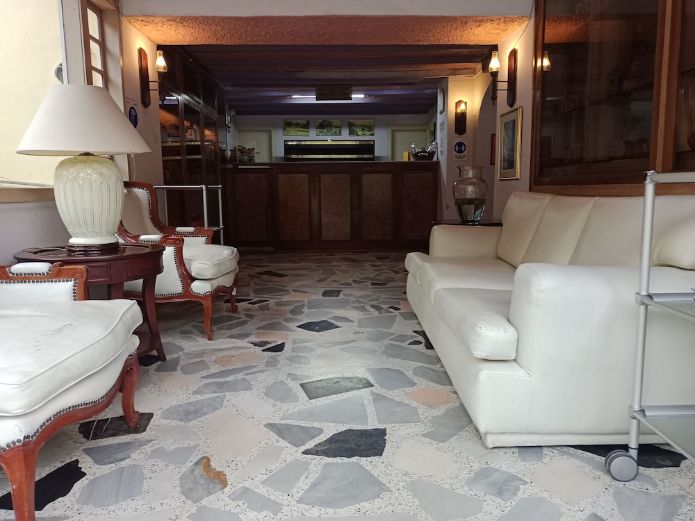 Hotel California Pacho — hotel in Pacho