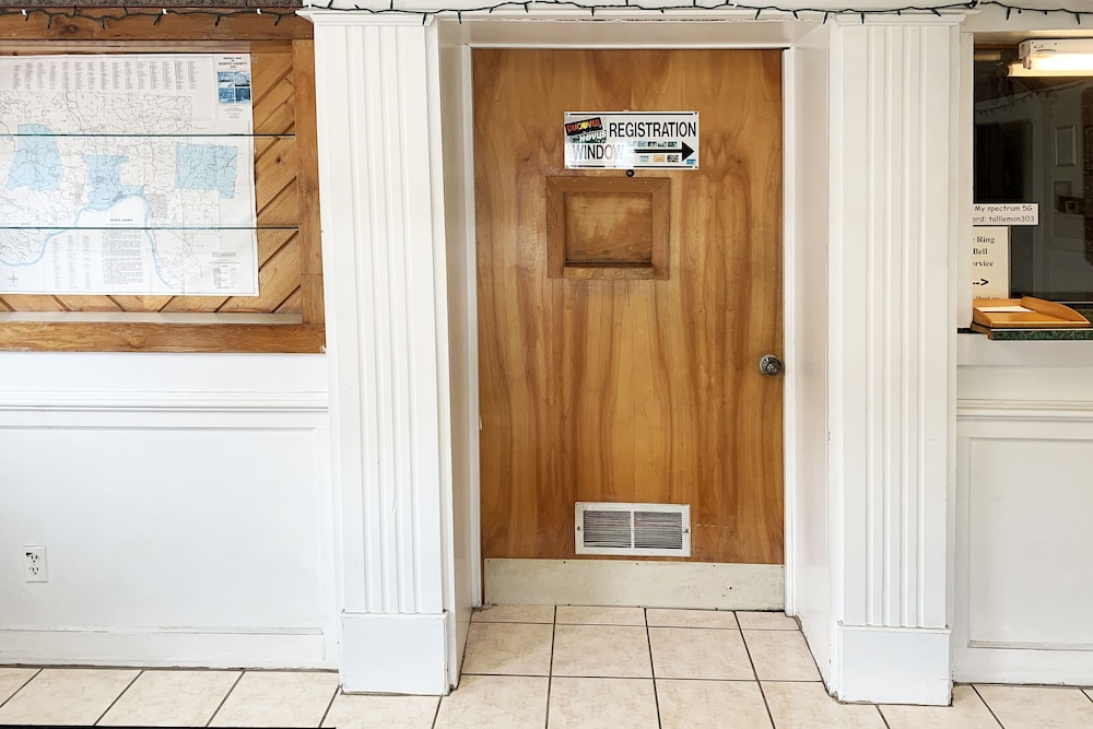 Four Keys Inn - photo 3