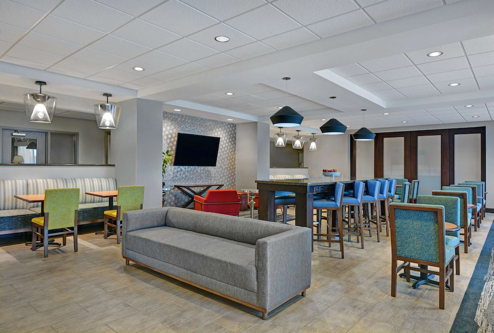 Hampton Inn Bath - photo 2