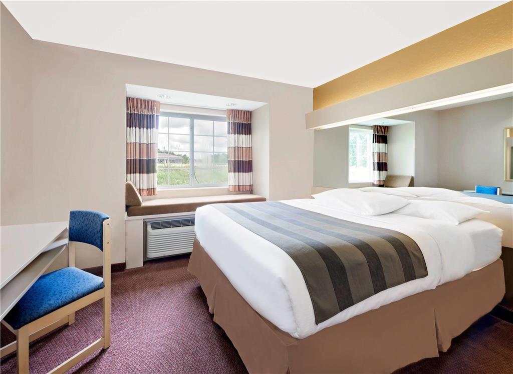 Microtel Inn & Suites by Wyndham Joplin - photo 14