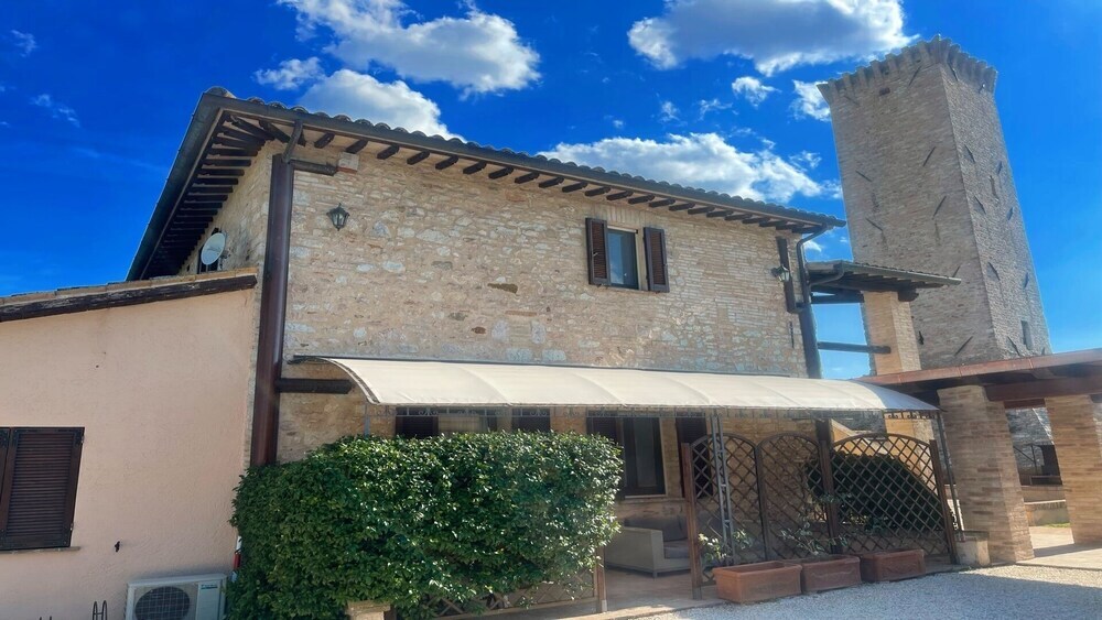 Ab Fab Villa With Pool Huge Grounds Mediation Park Child Activity Park exc — 4-Star Luxury Hotel in Spello, Italy