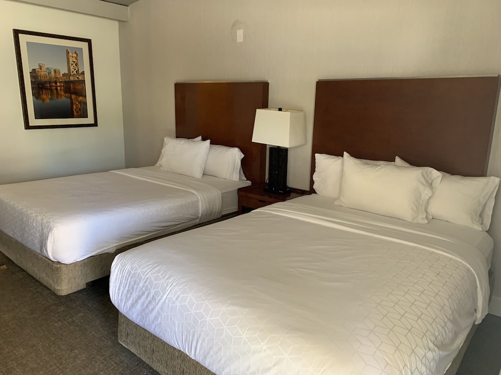Super 8 by Wyndham San Jose Airport - photo 4