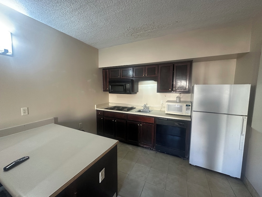 Guest Cottage And Suites - photo 32
