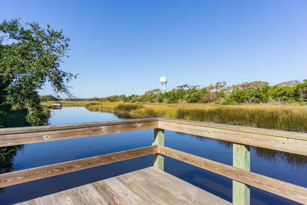 See Otter by Oak Island Accommodations - photo 24