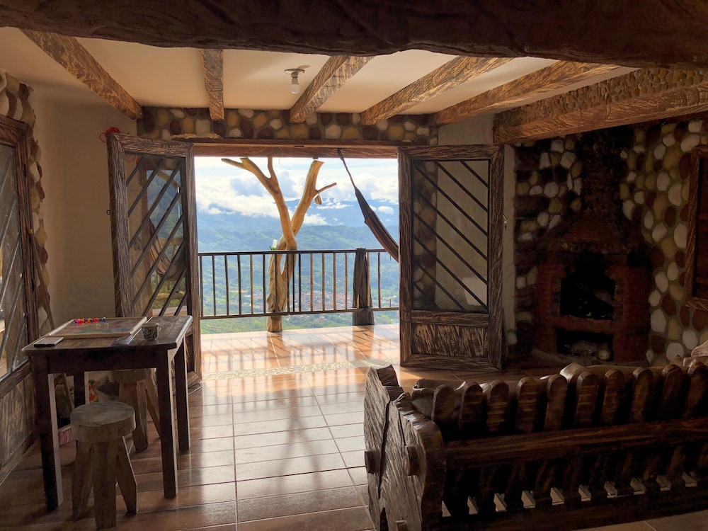 Cabaña Colibrí By Hotelix — hotel in Cocorna