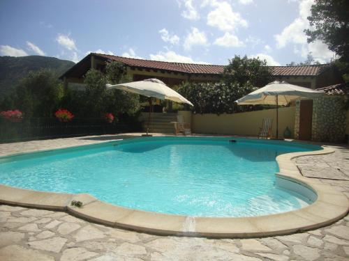 Villa appartamento e piscina anche esclusiva parco del cilento — 4-Star Luxury Hotel in Monte San Giacomo, Italy