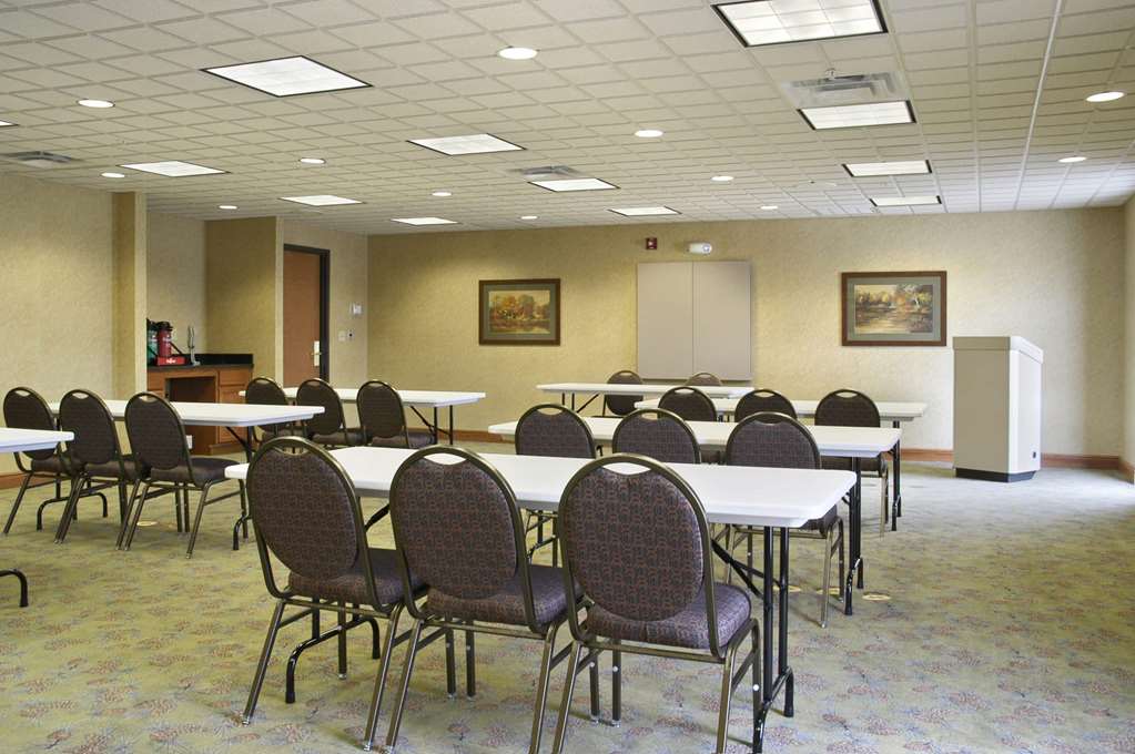 Wingate by Wyndham Bentonville AR - photo 26