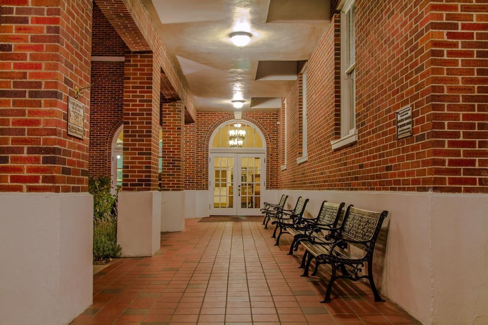 Hassayampa Inn - photo 17