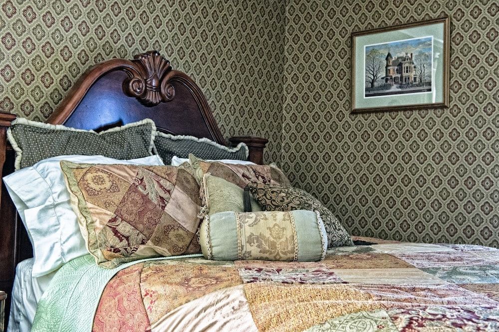 Vintage Charm Bed and Breakfast Hotel - photo 12