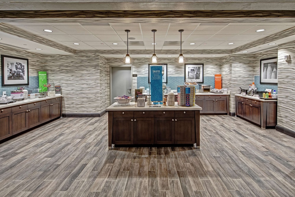 Hampton Inn & Suites Nashville Goodlettsville - photo 35