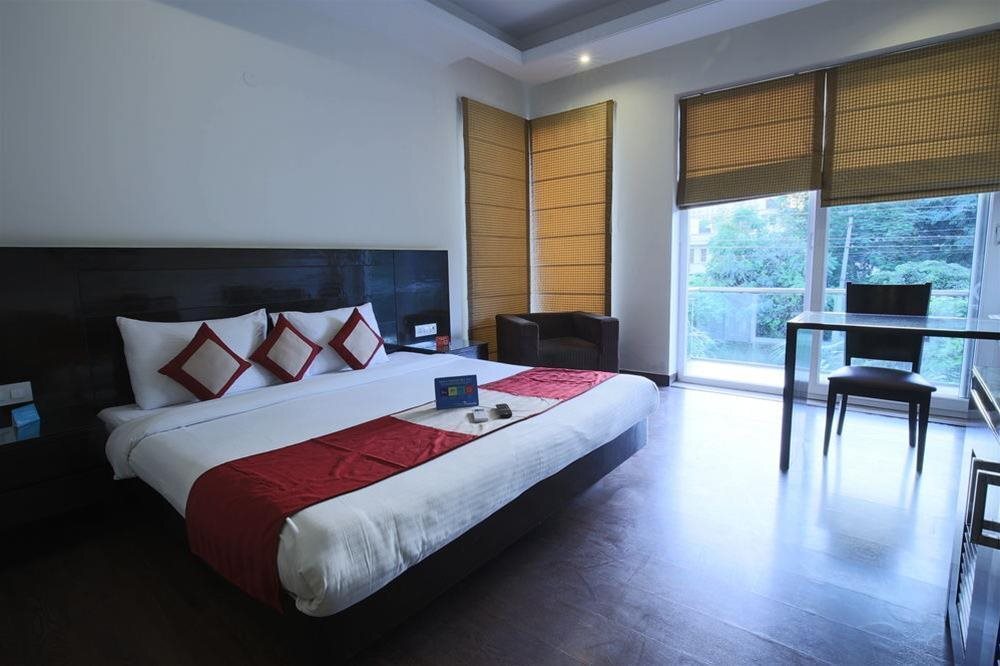 FabHotel Sikandarpur Metro Station