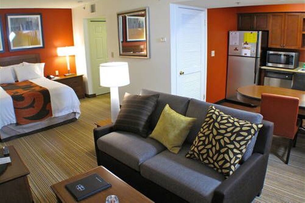 Albany Airport Inn and Suites - photo 10