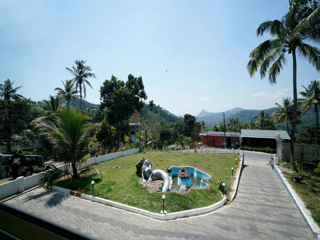 Oyo 12224 Karoli Inn — Munnar — photo 3