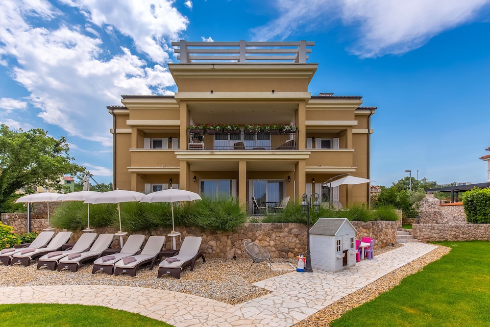 Luxury Villa Luce — 5-Star Luxury Hotel in Krk, Croatia