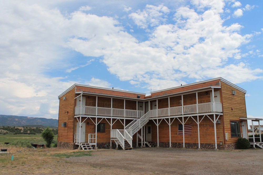 The Riverside Ranch RV Park Motel & Campground - photo 7