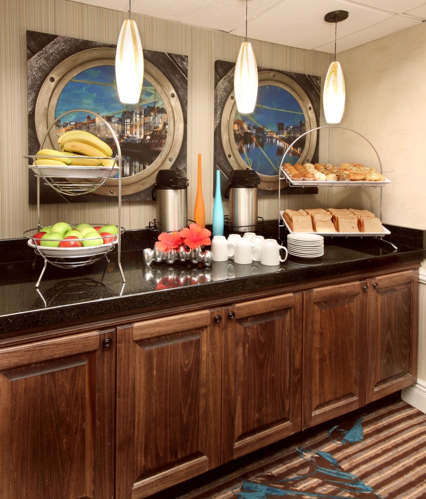 Hampton Inn Jacksonville Beach Oceanfront - photo 47