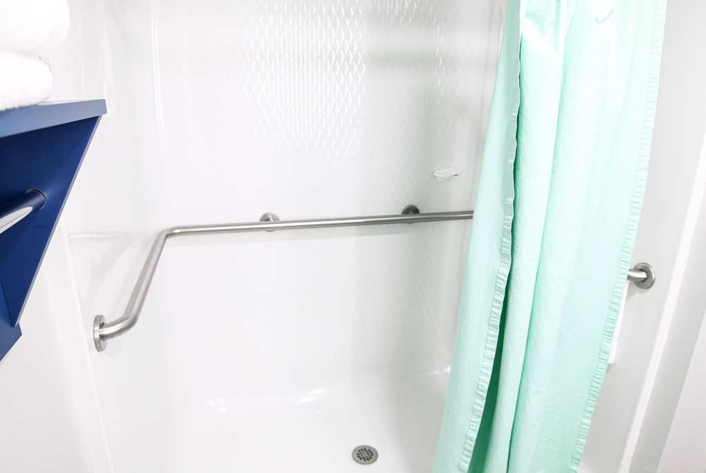 Microtel Inn & Suites by Wyndham Charlotte Northlake - photo 31