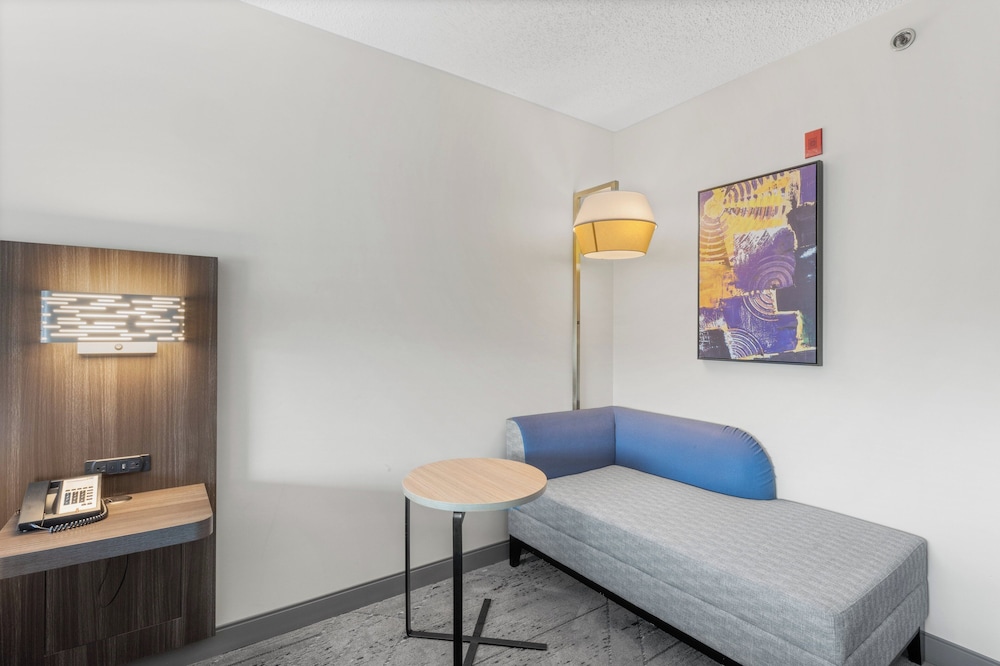 Holiday Inn Express Hartford Newington by IHG - photo 30