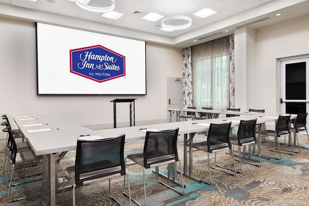Hampton Inn & Suites Atlanta Buckhead Place - photo 35