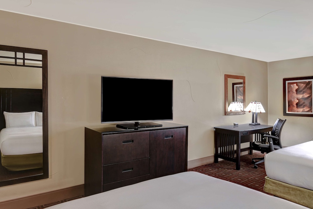 DoubleTree by Hilton Phoenix Tempe - photo 13
