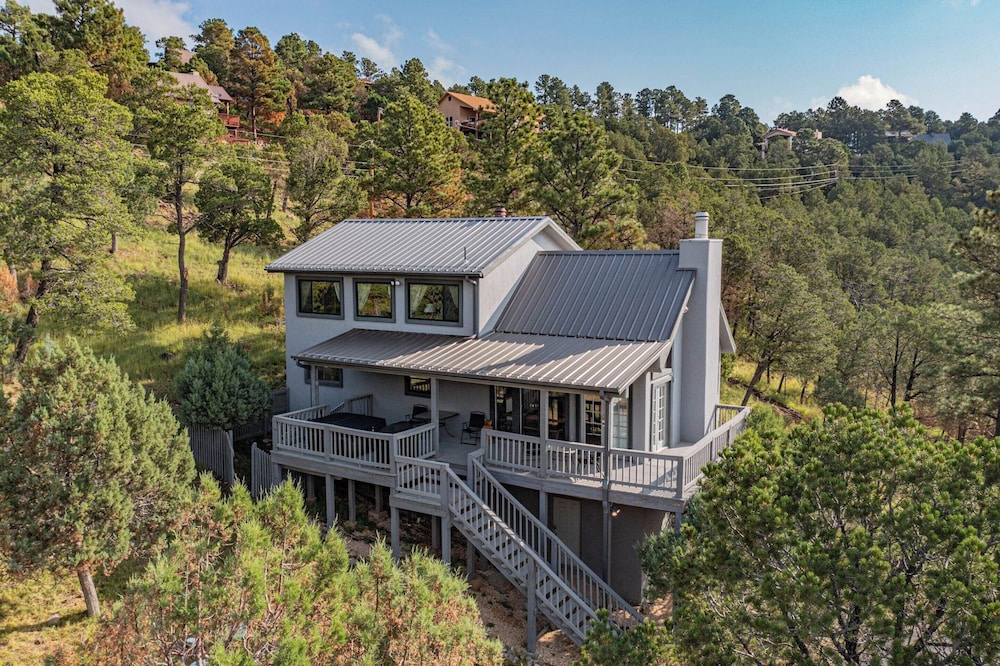 Sierra Escape by Ruidoso Vacation Rentals — 4-Star Luxury Hotel in Alto, United States