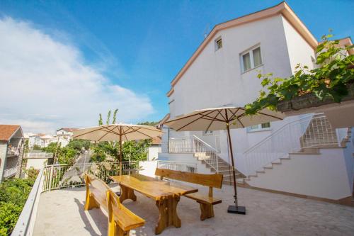 Apartmani Vrlika in Trogir, Croatia