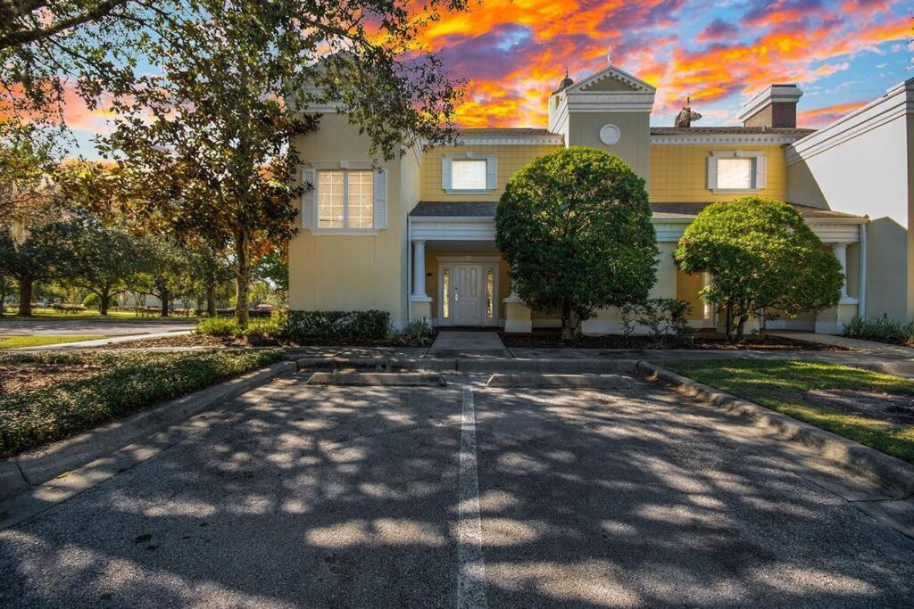 Elegant Comfortable Inexpensive... Reunion Resort — 4-Star Luxury Hotel in Kissimmee, United States