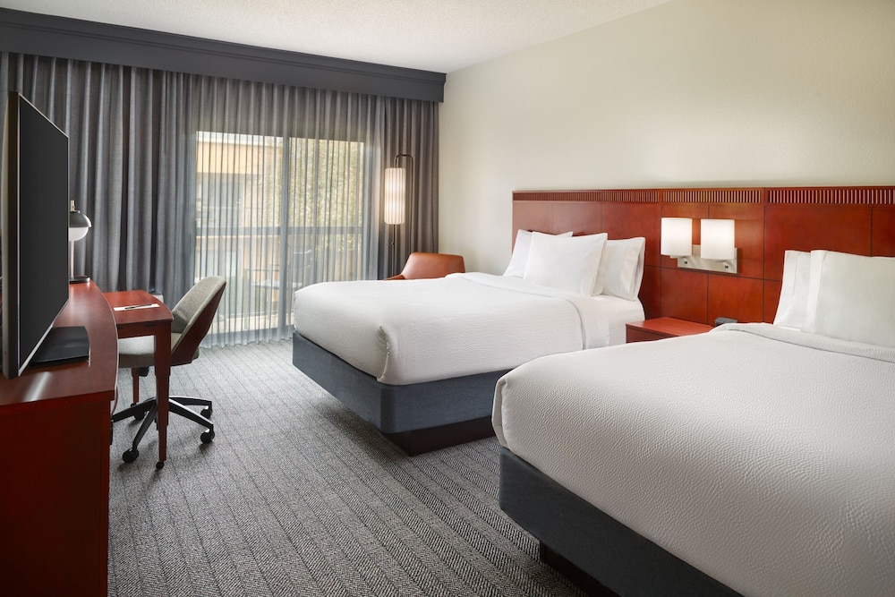 Courtyard by Marriott Charlottesville - photo 12