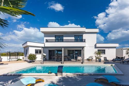 Villa Mirakul — 4-Star Luxury Hotel in Sibenik, Croatia