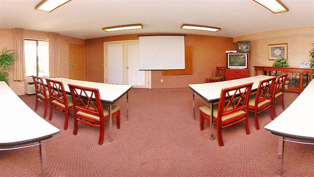 Rodeway Inn North - photo 17