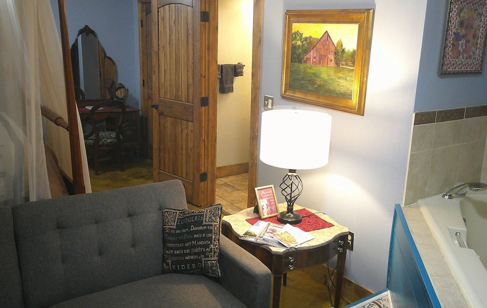 Lil Black Bear Inn - photo 63