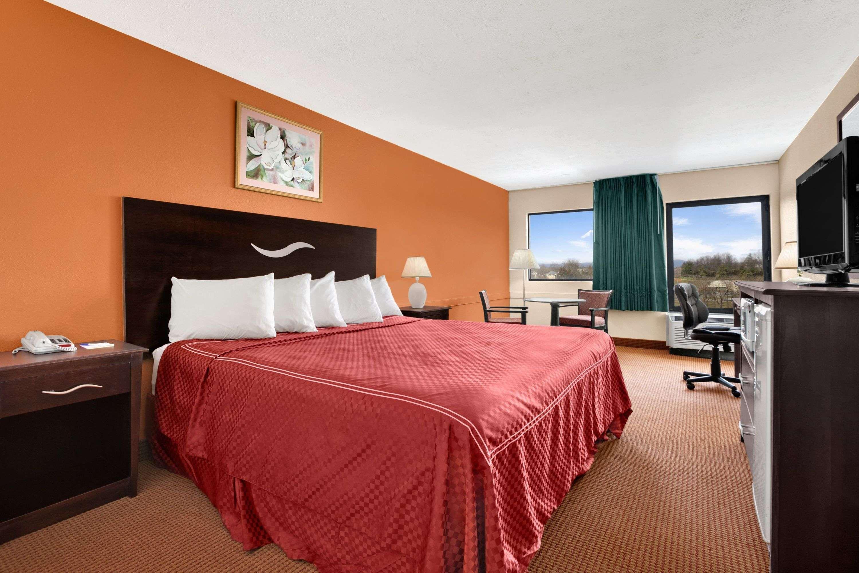 Red Roof Inn Harrisonburg University Area - photo 4
