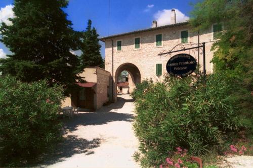 Agriturismo Antico Frantoio — 4-Star Luxury Hotel in Foligno, Italy