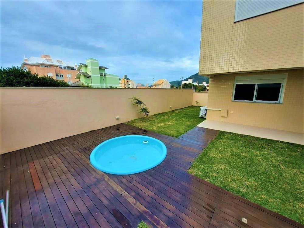 Apartamento com Piscina nos Açores — 4-Star Luxury Hotel in Florianopolis, Brasil
