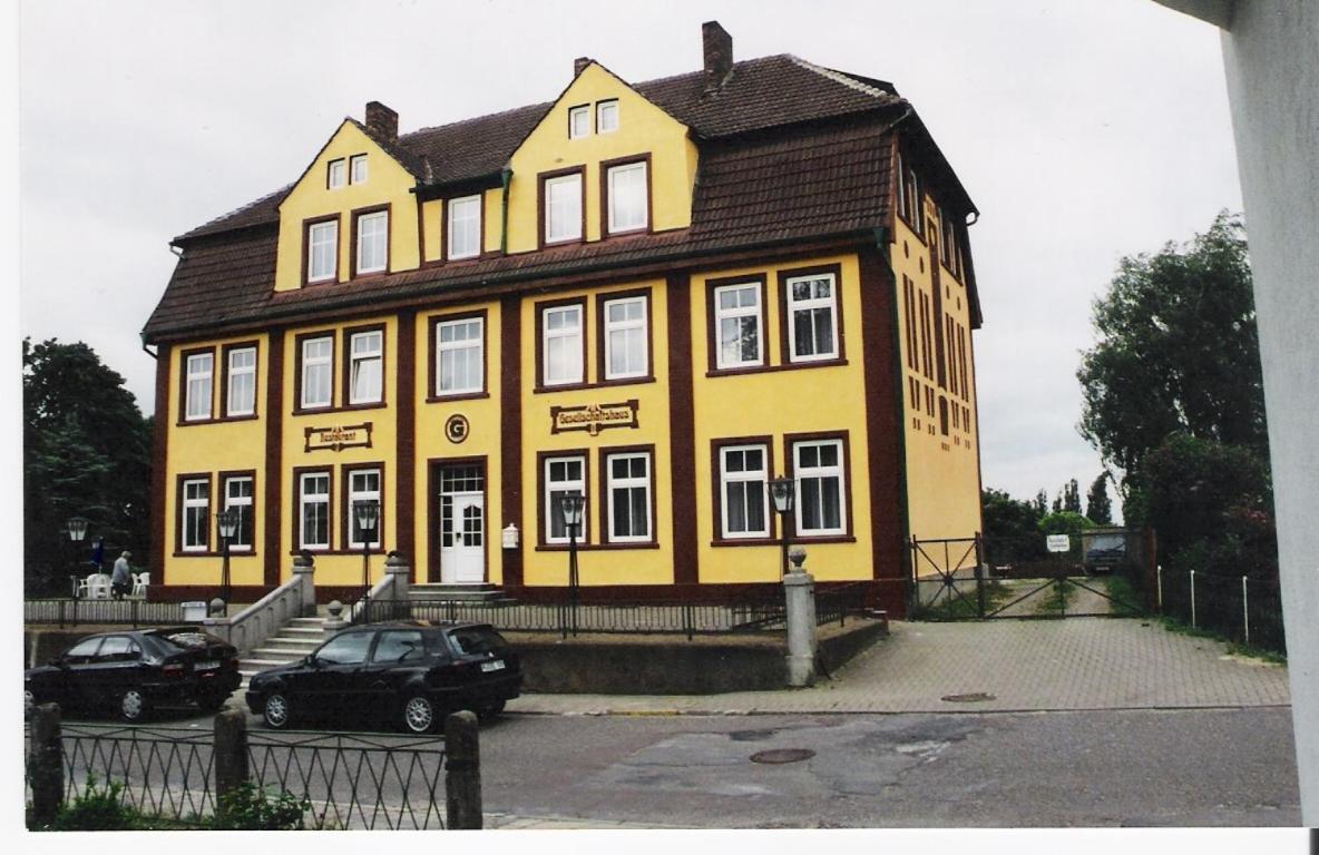 Hotel Gesellschaftshaus — hotel in Bergen Auf Ruegen