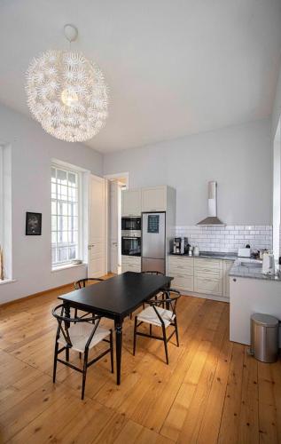 Tranquil 1BR Sololaki Apt By Wehost
