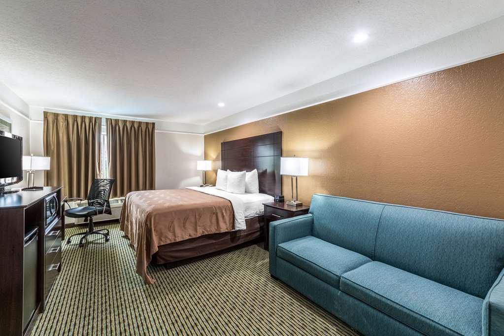 Quality Inn & Suites SeaWorld North - photo 9